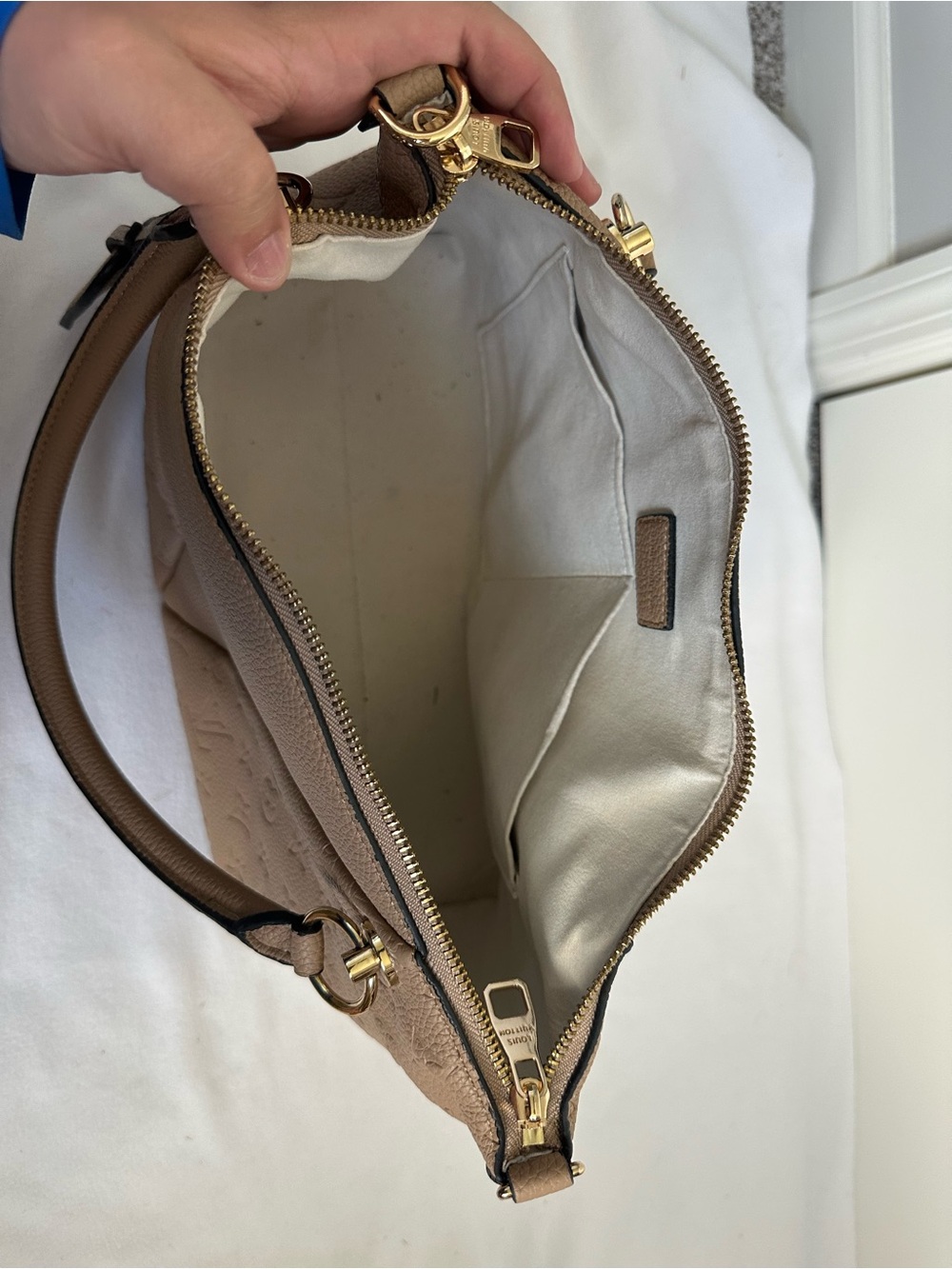 INSPIRED Beige Shoulder Bag with Gold Hardware - Picture 5 of 6